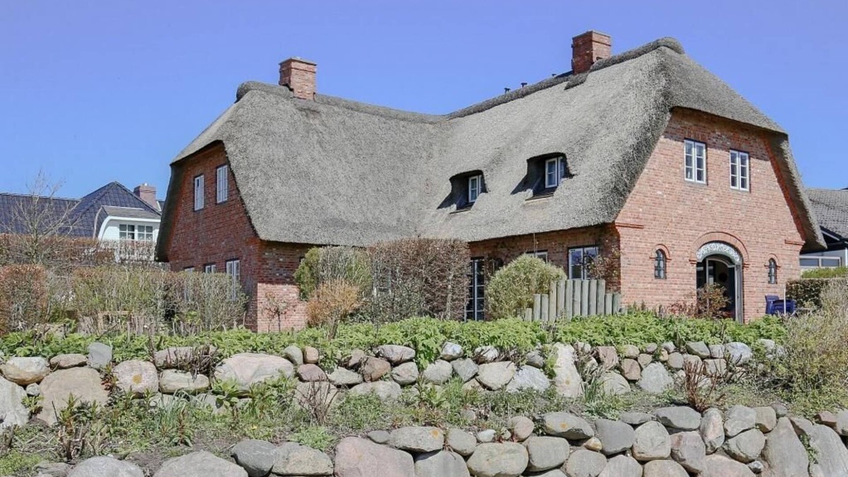 West Husum House | Vacation home Reethus Ulla in Husum for up to 4 people