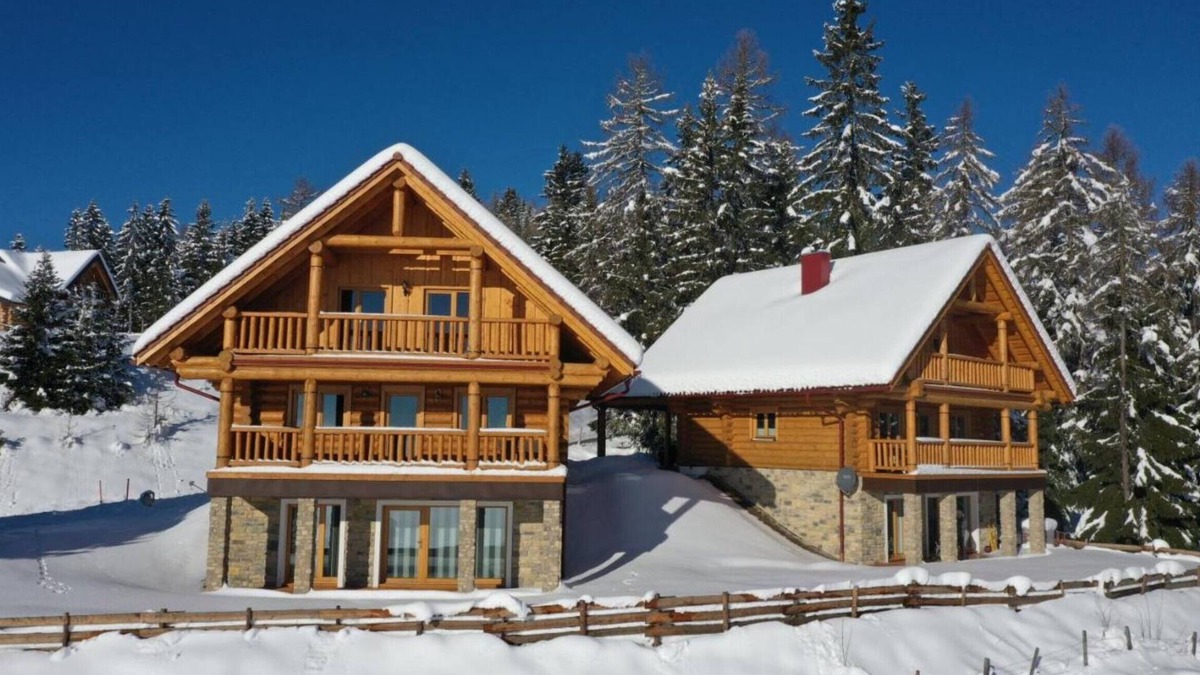 Albeck House | Vacation Home "Reimers Chalet 2b" with Mountain View, Private Terrace & Wi-Fi