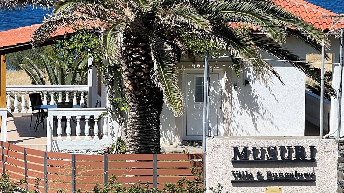 Mochlos House | Vacation home right on the Mediterranean with direct sea access