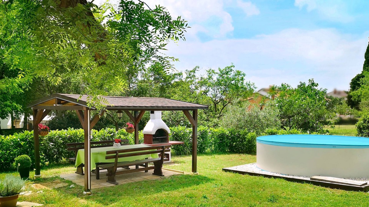 Buici House | Vacation home Sara by Interhome