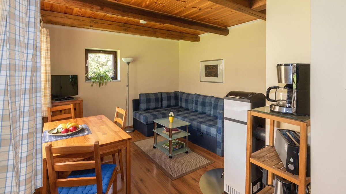 Burg-Dorf Apartment | Vacation home, sleeping loft, 1 bedroom/kitchenette, shower/WC (from 12 years) - Froschkönig