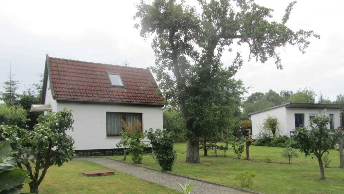 Teterow House | Vacation home Teschower Chaussee - FH Teschower Chaussee