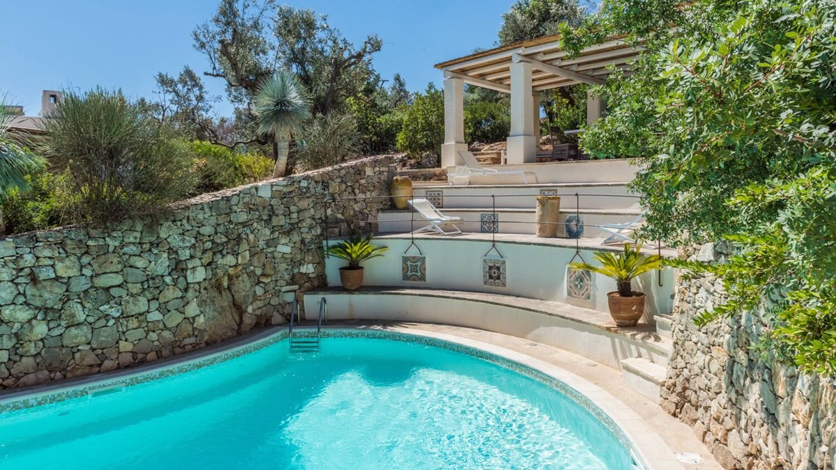 Racale House | Vacation Home “Tia Maria Country Inn - Il Trullo” with Pool, Terrace & Garden