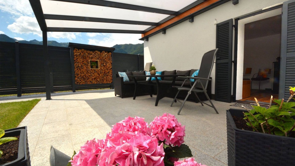 Ebensee House | Vacation home TraunseeStrand EXKLUSIV in lakeside location incl. spacious garden