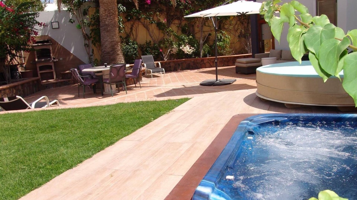 Montana la Data House | Vacation Home "Villa Bea II" with Mountain and Sea View, Wi-Fi, Garden & Terrace