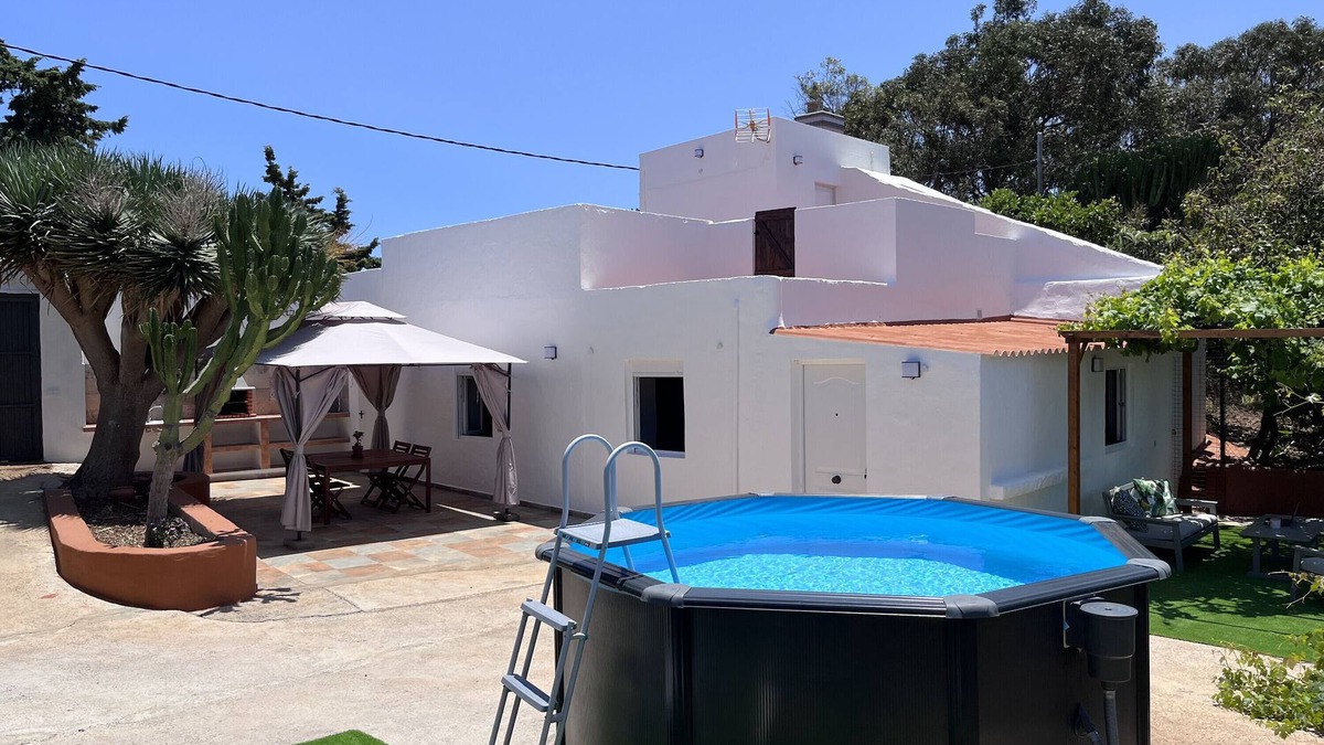 Pico de Viento Villa | Vacation Home 'Villa Almagre' with Sea View, Pool, Garden & Wi-Fi