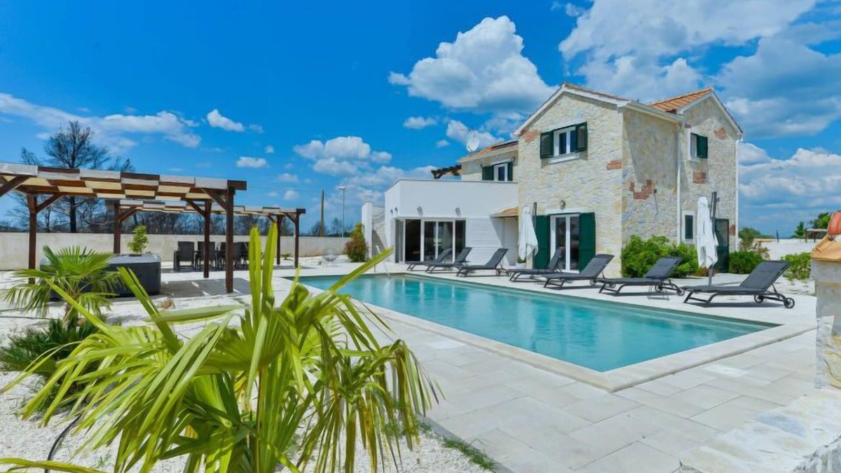 Zaton House | Vacation home Violet by Interhome