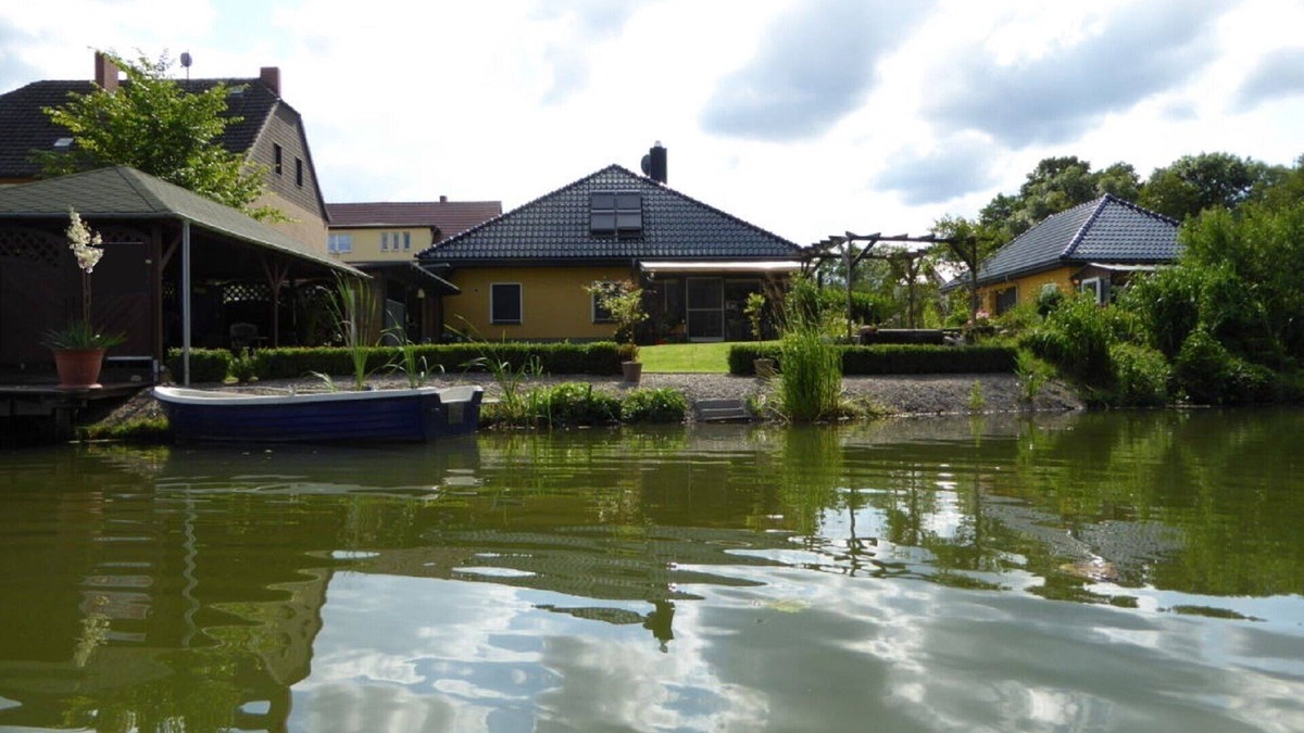 Lychen House | Vacation home with direct lake access