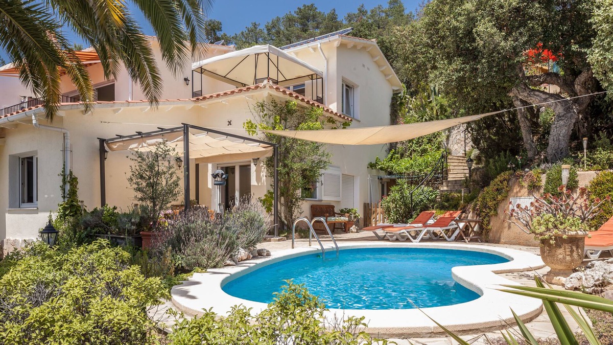 Canyelles House | Vacation home with pool+sea view+garden, close to the beach+quiet, WIFI+A/C+sauna