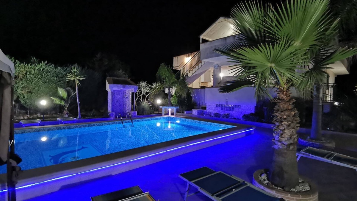 Racalmuto Villa | Vacation home with pool in an oasis of peace a few kilometers from the Valley of the Temples