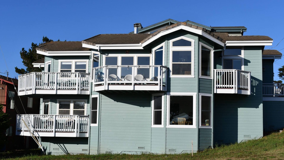 Park Hill House | Vacation in style and comfort at the Pines by the Sea!