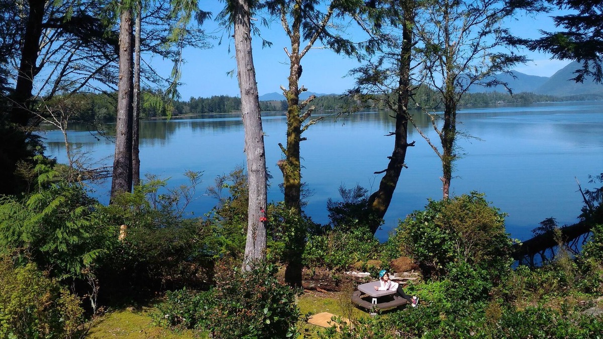 Tofino House | Vacation in Tofino! Hot Tub!