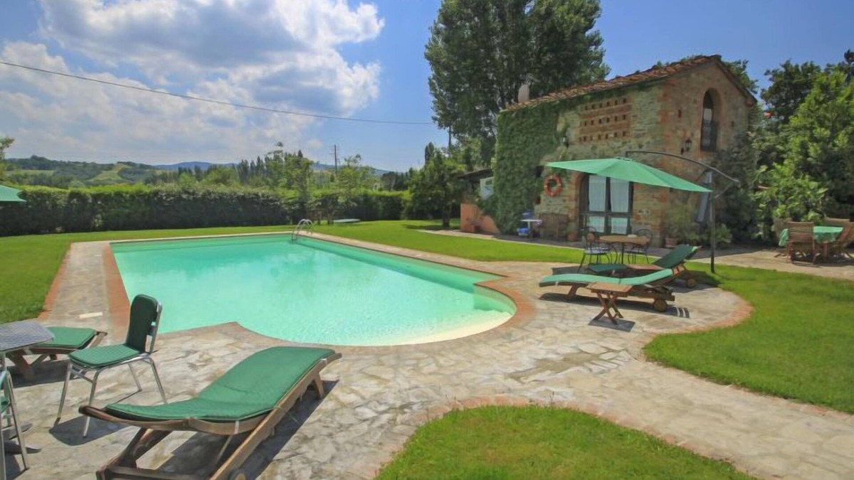 Laterina House | Vacation home Tara by Interhome
