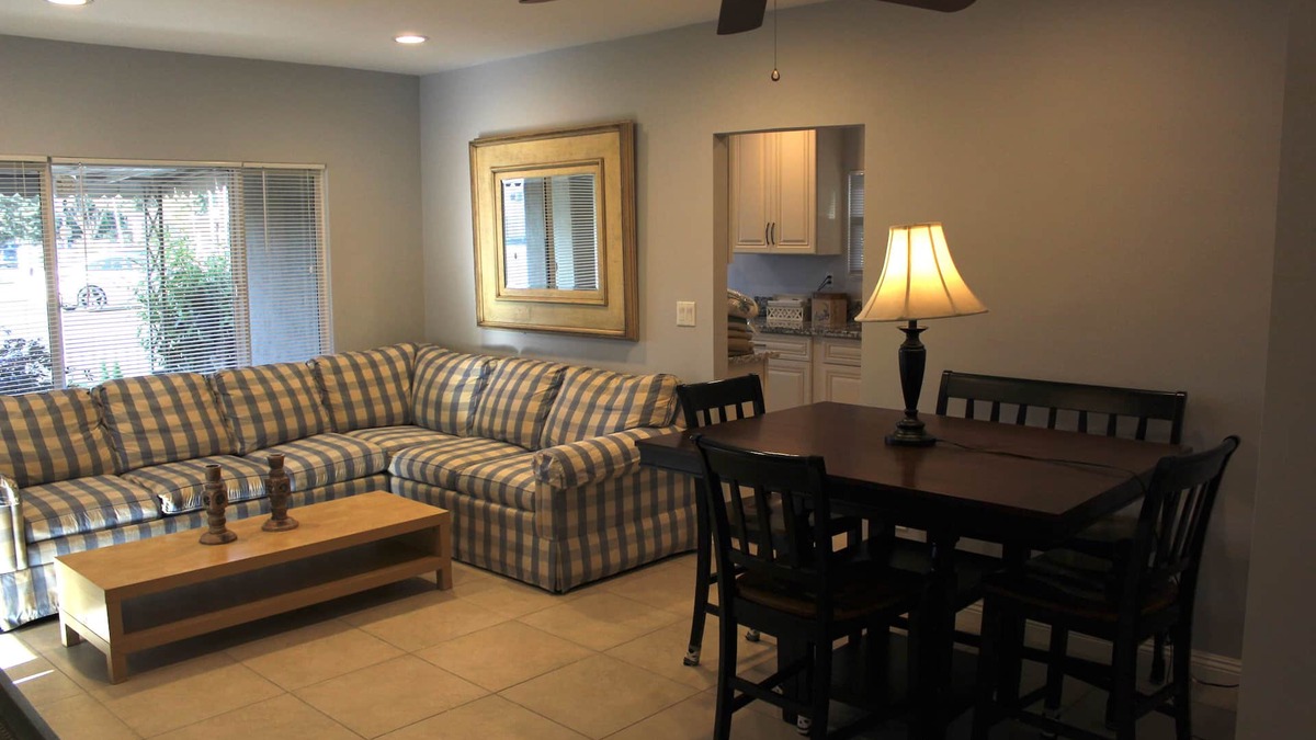 Santa Ana House | Vacation or executive rental in the heart of Orange County