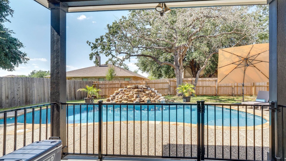 Georgetown House | Vacation Paradise in Georgetown w/Private Pool!