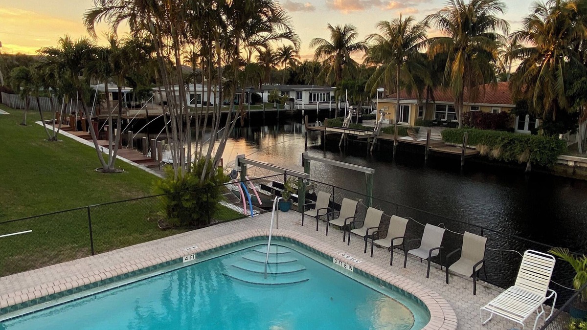 Garden Isles Condo | Vacation rental South Florida with relaxing water view