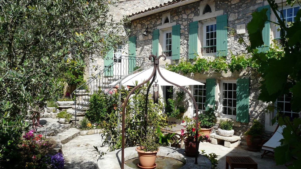 Orgon Villa | Vacation rental villa pool Orgon LS1-117