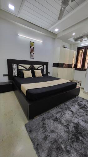 Pitampura Apartment | VacationBuddy Opulent Homestay 2 BHK Pitampura NSP