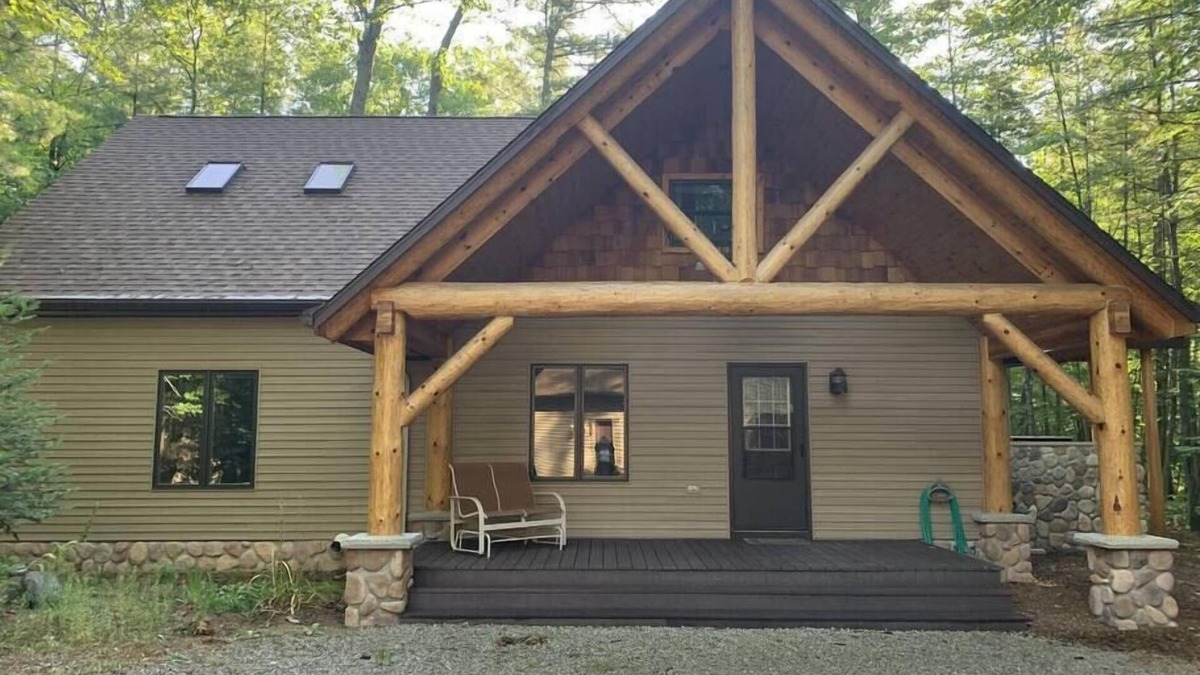 Lewiston House | Vacationland Lodge Su