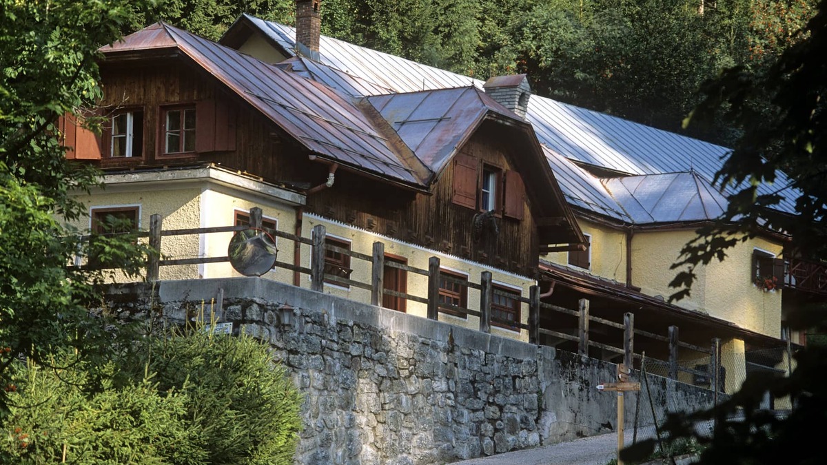 Valle San Silvestro Ski Chalet | Valcastello Polo Chalet with private garden and tennis