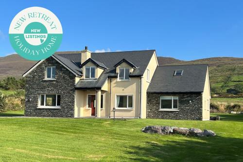 Bothar Bui House | Valentia View Holiday Home by Trident Holiday Homes