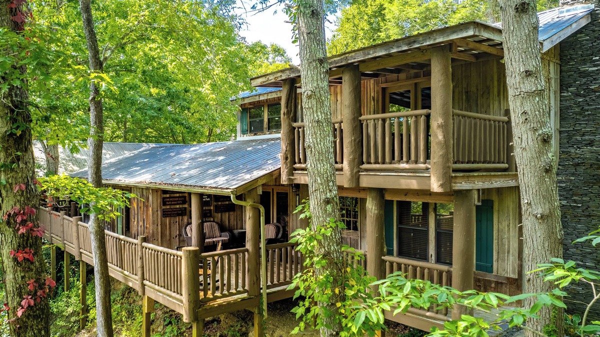 Pittman Center Cabin | Valentines View: Majestic Lodge with Awe-Inspiring Views