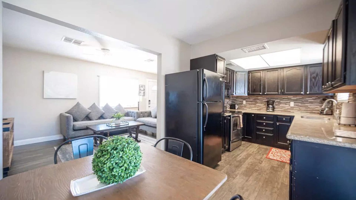 Henderson House | Valley Forge · 35% Off Fall Special - Charming 2 Bedroom House