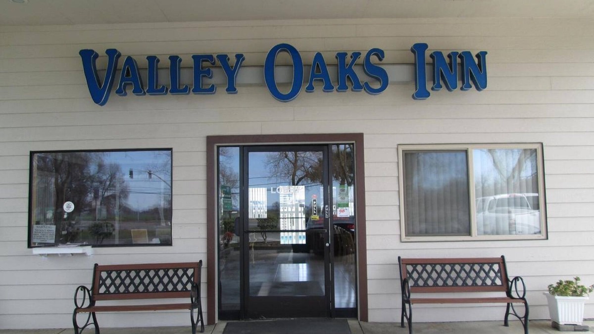 Woodland Hotel | Valley Oaks Inn Woodland