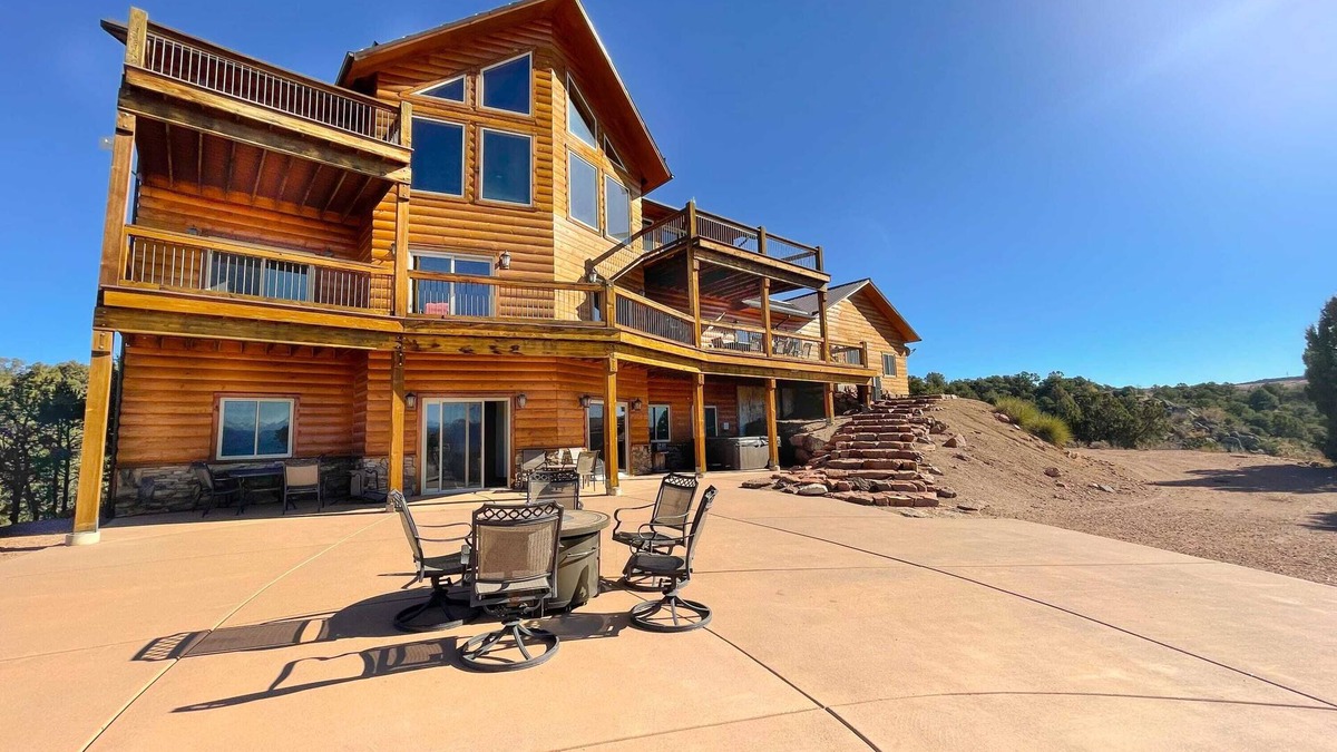 Canon City House | Valley Ranch Summary: