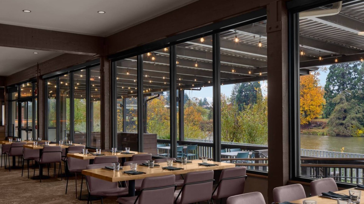 Central Oregon Hotel | Valley River Inn