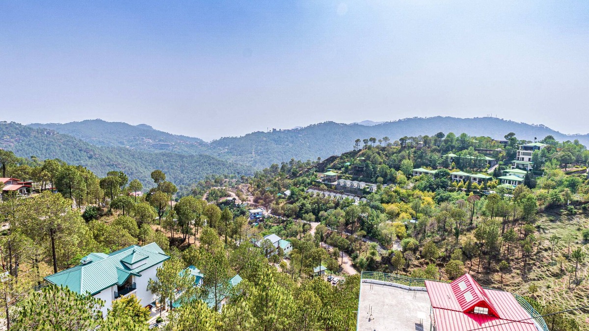 Kumarhatti Apartment | Valley View 2BHK Apartment in Kasauli by Homeyhuts