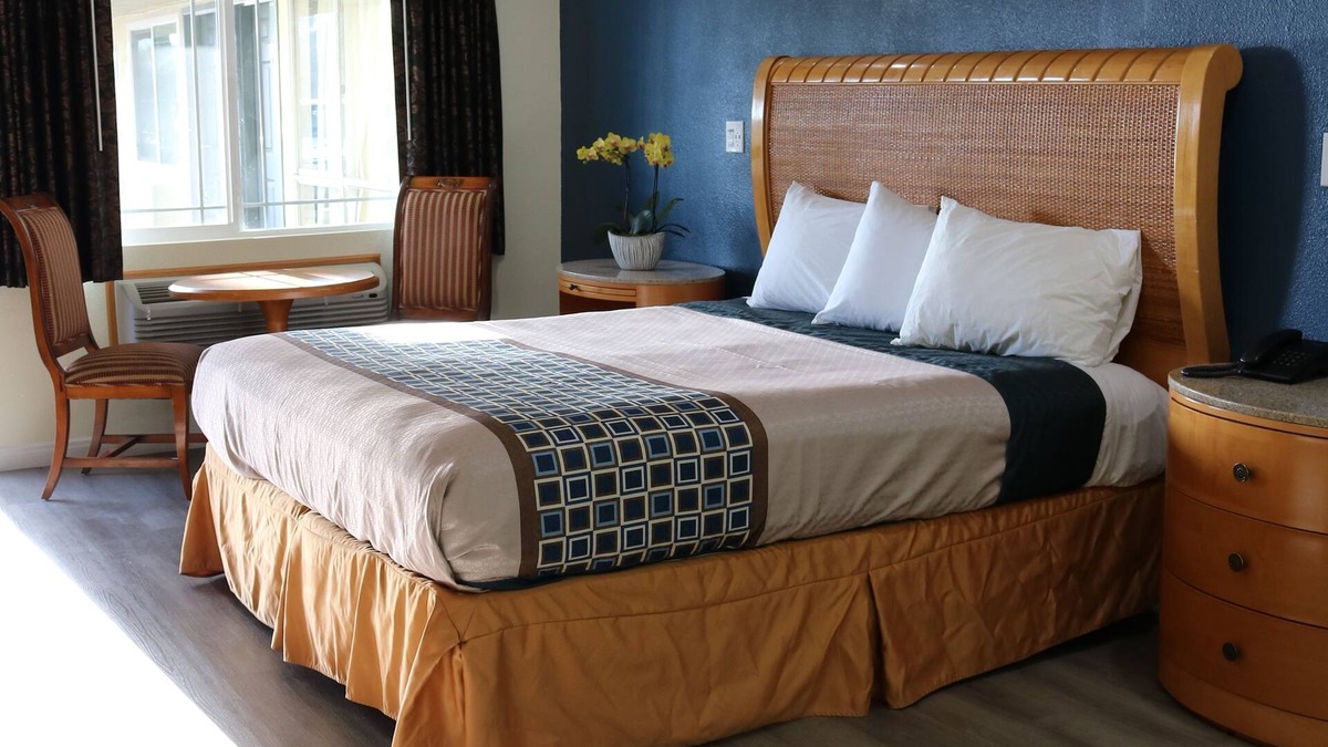 San Ysidro Hotel | Valli Hi Motel