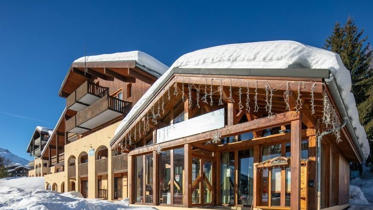 Doucy-Combelouviere Condo | Valmorel | 2BR for 10 + Ski-in, Ski-out!