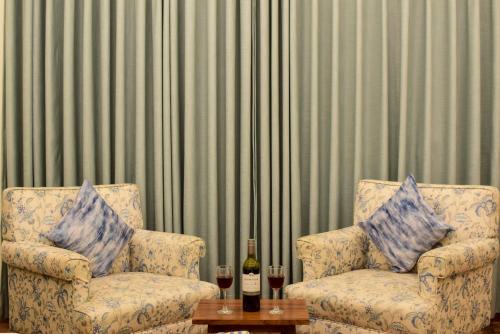 Sunam Hotel | Vampi Lodge & Cafe