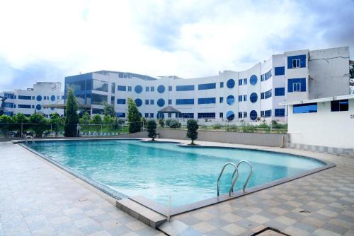 Ninnimamidi Hotel | Vana Resort