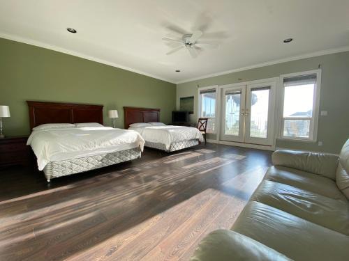 Richmond House | Vancouver Airport Blueberry Manor