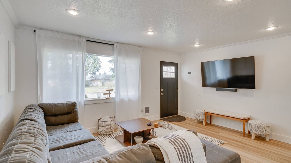 Orchards House | Vancouver Vacation Rental 16 Mi to Portland!