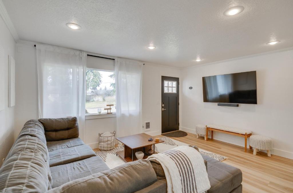 Orchards House | Vancouver Vacation Rental 16 Mi to Portland!