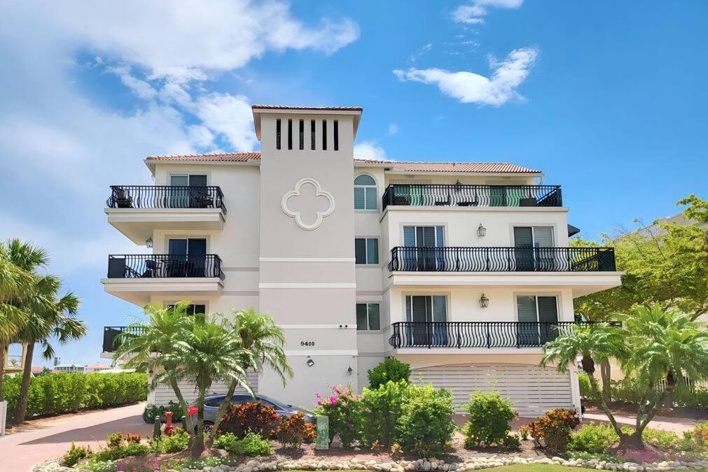 Vanderbilt Beach Apartment | Vanderbilt Beach 3br/3ba condo