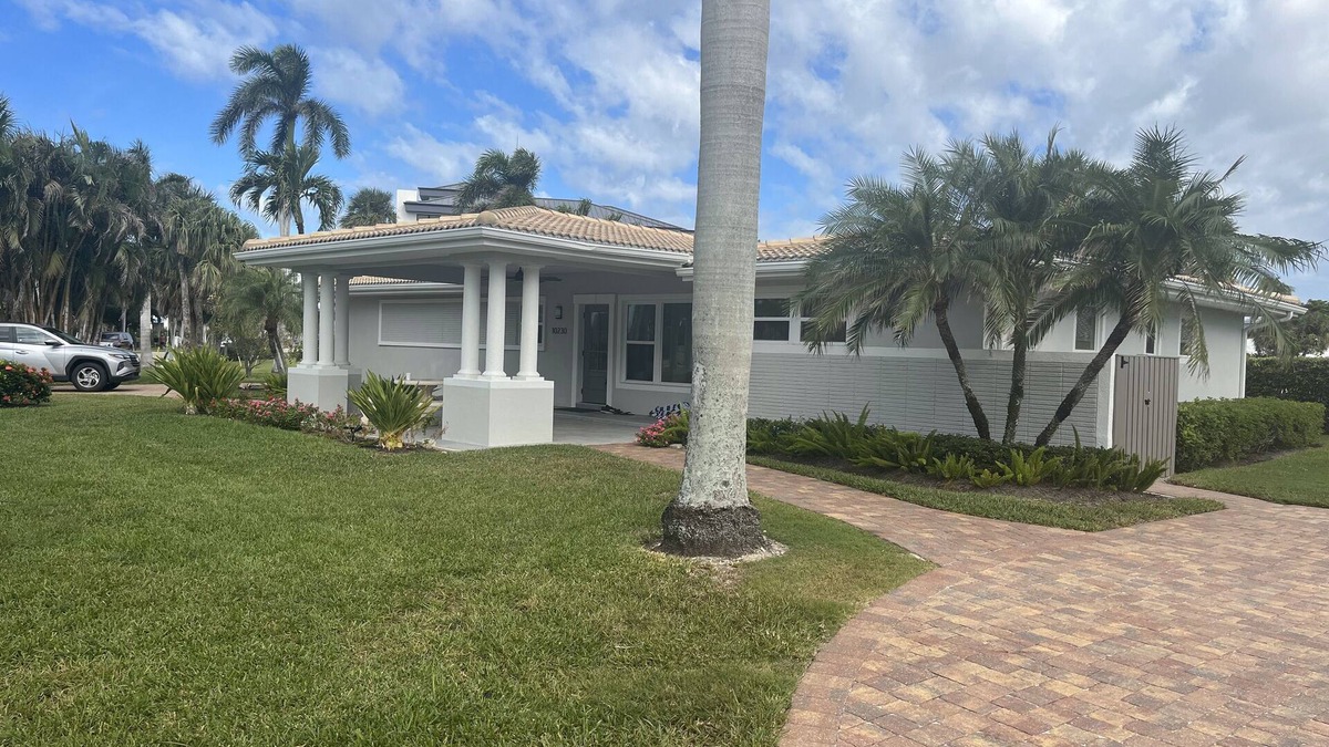 Vanderbilt Beach House | Vanderbilt Beach North Naples, FL - 4 Bedroom, 3 Bath Home Steps From The Beach