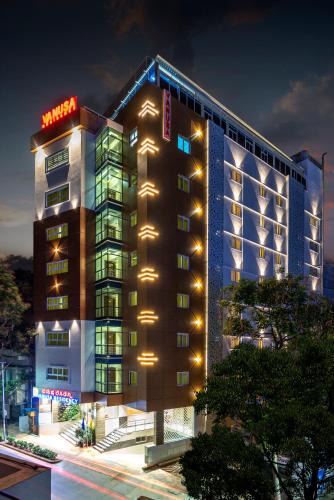 Gandhi Nagar Hotel | Vanusa Residency