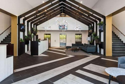 Abbotsford House | VAQUAY Belladonna In Abbotsford