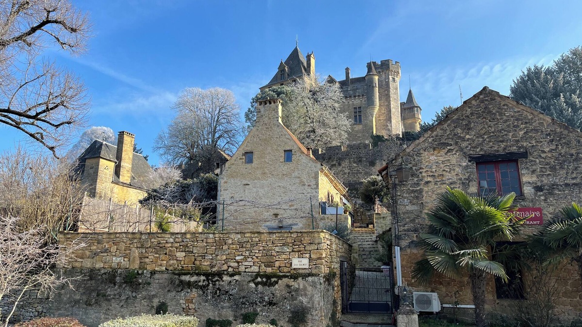 Montfort House | Vaulted ceiling at the foot of Château de Montfort Cool in summer and cosy in winter!