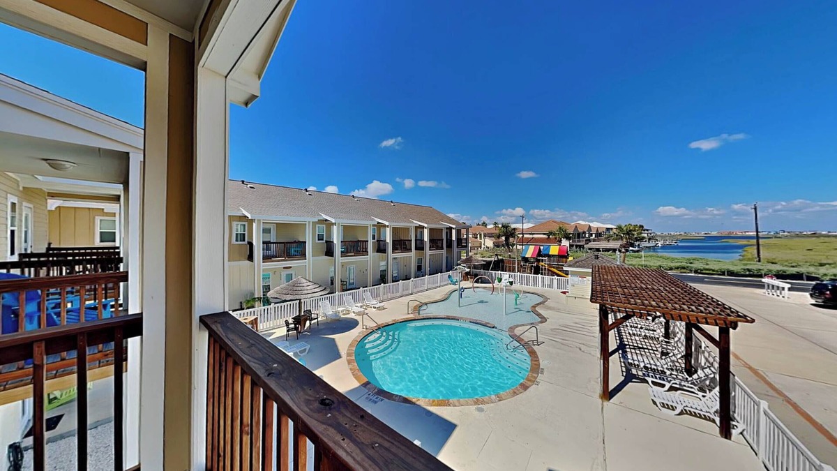 Corpus Christi House | Vbp925-trestles