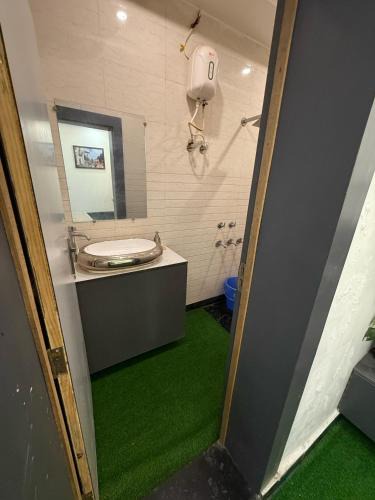 Modinagar Hotel | VEDA HOTEL ll