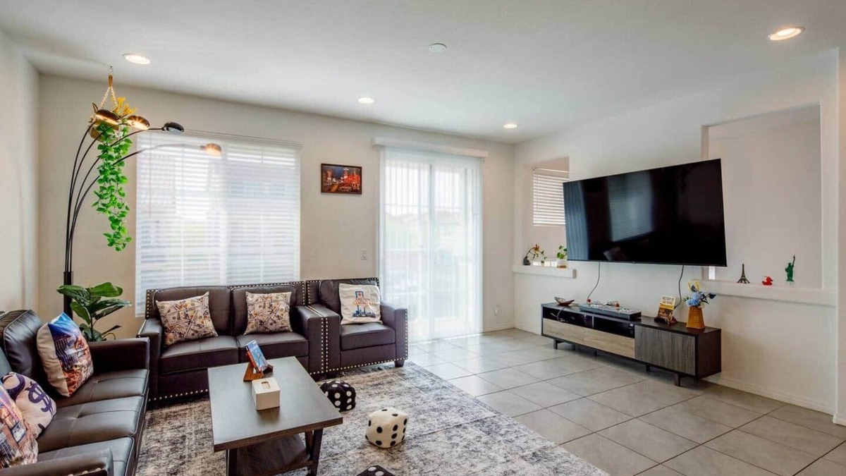 Enterprise House | Vegas Retreat Modern Comfy Home