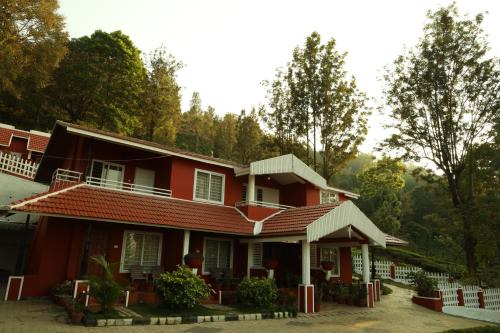 Naduvattam House | Velu's Resort