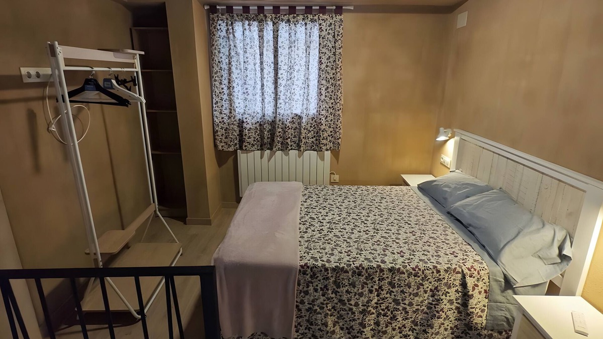 Ademuz Apartment | 'Vencejos' Studio with Wi-Fi