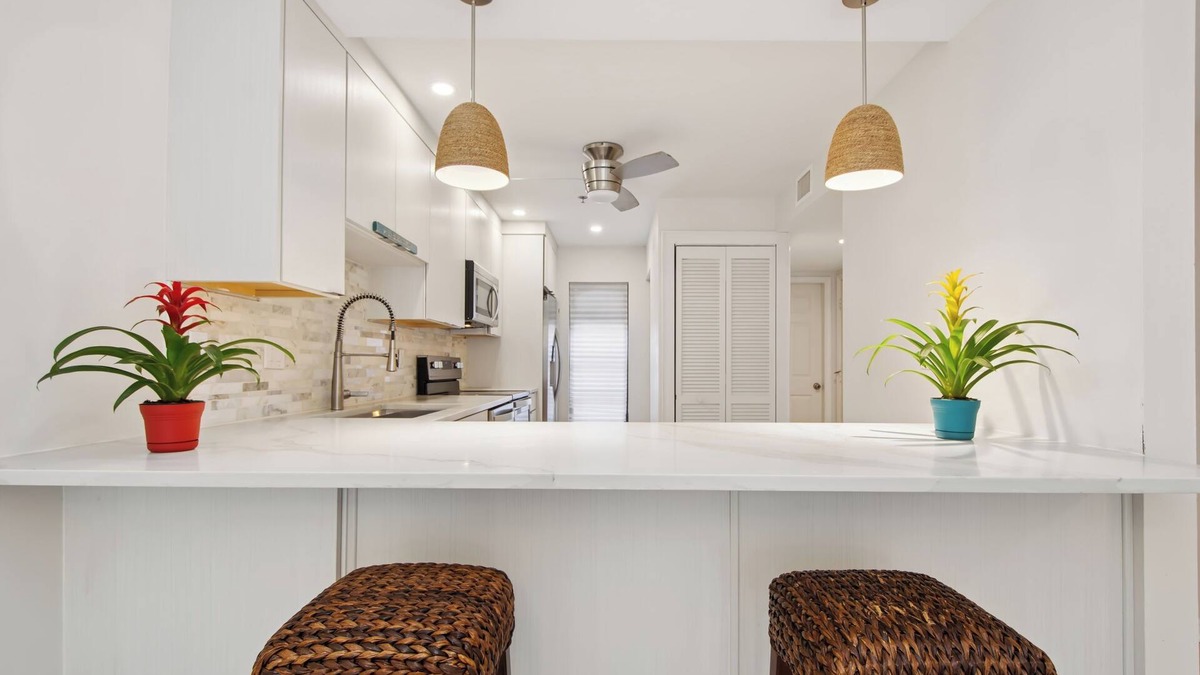 Venice Condo | Venice FL Seasonal Rental – Furnished 2BR/2BA Condo + Garage + Pool + No Stairs