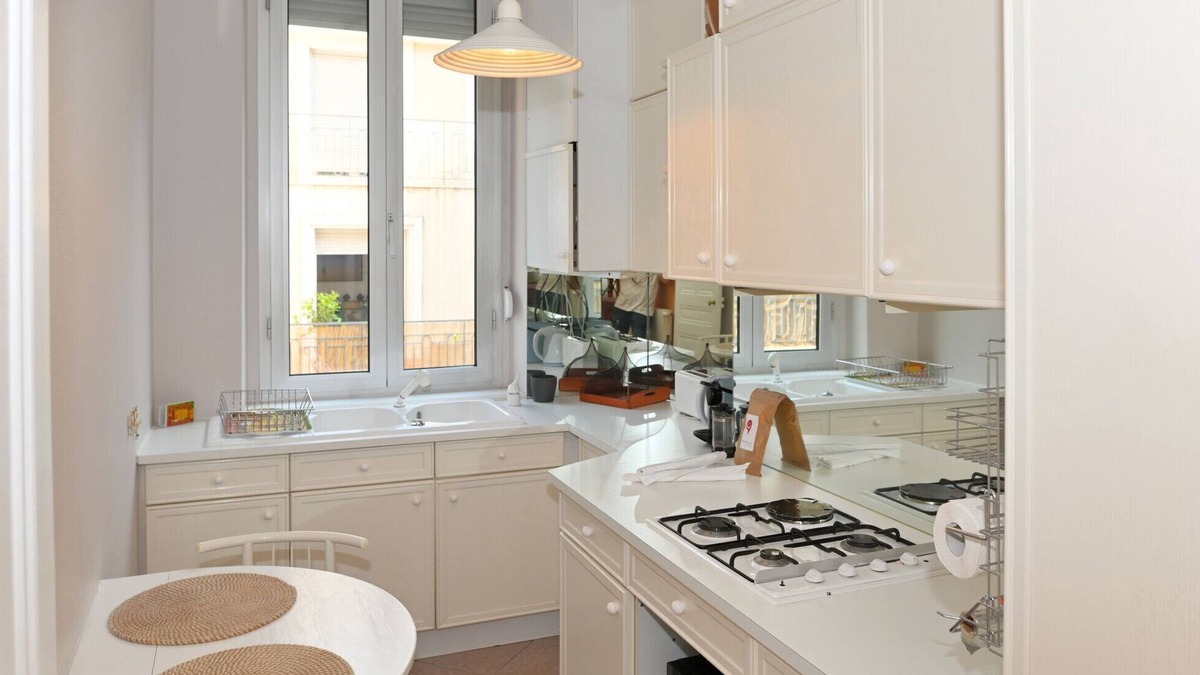 Moliere - Edgard Quinet Apartment | Venise - Appart'Ambiance